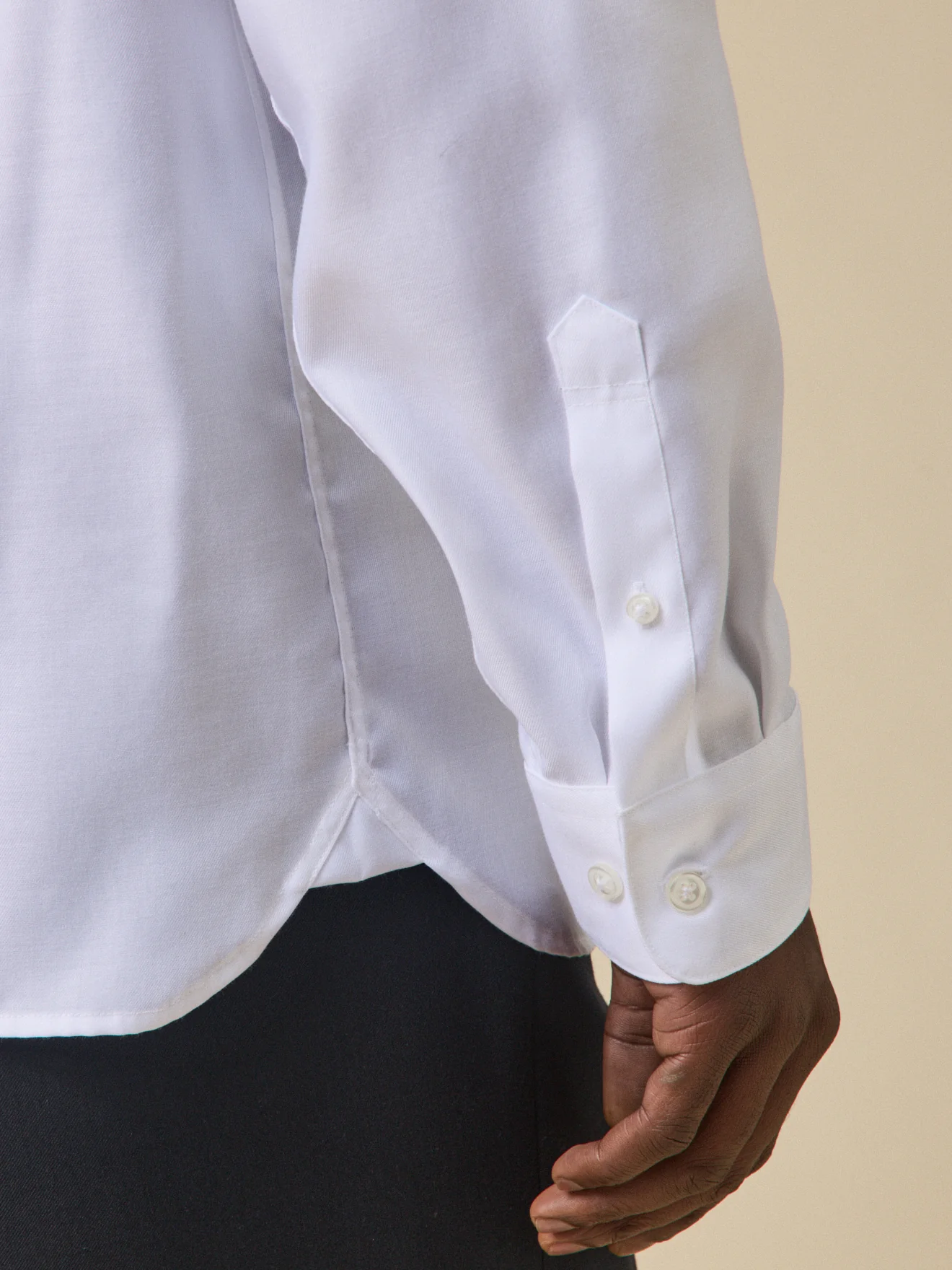 Chemise twill uni homme coupe ajustée - Image 4