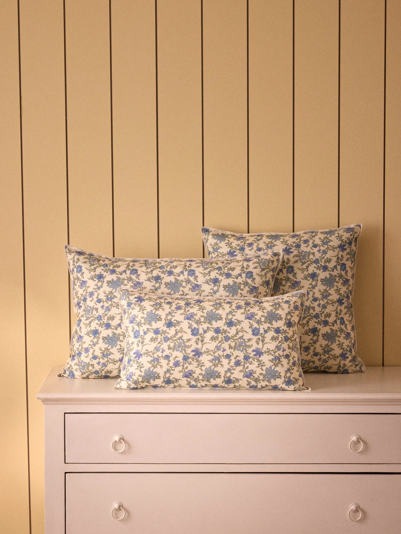 Housse de coussin fleurie coton et lin