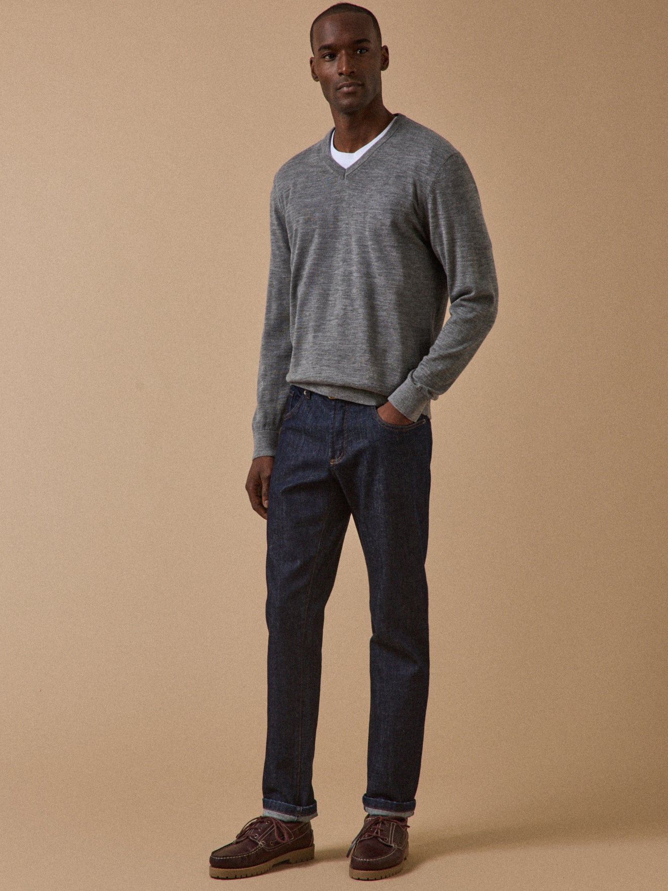 Pull fin col V laine mérinos homme - Image 4