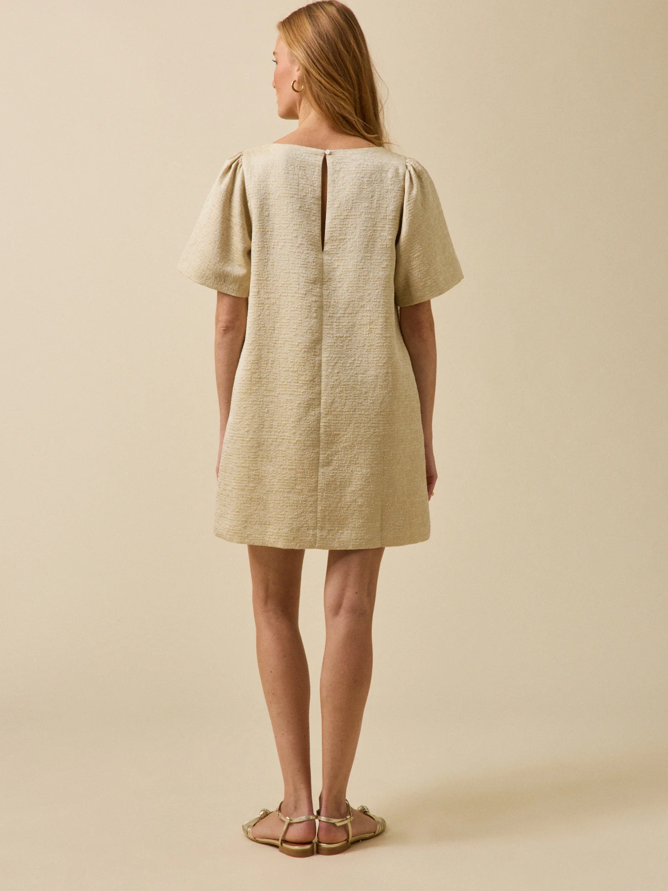 Robe courte cérémonie femme jacquard doré - Image 2