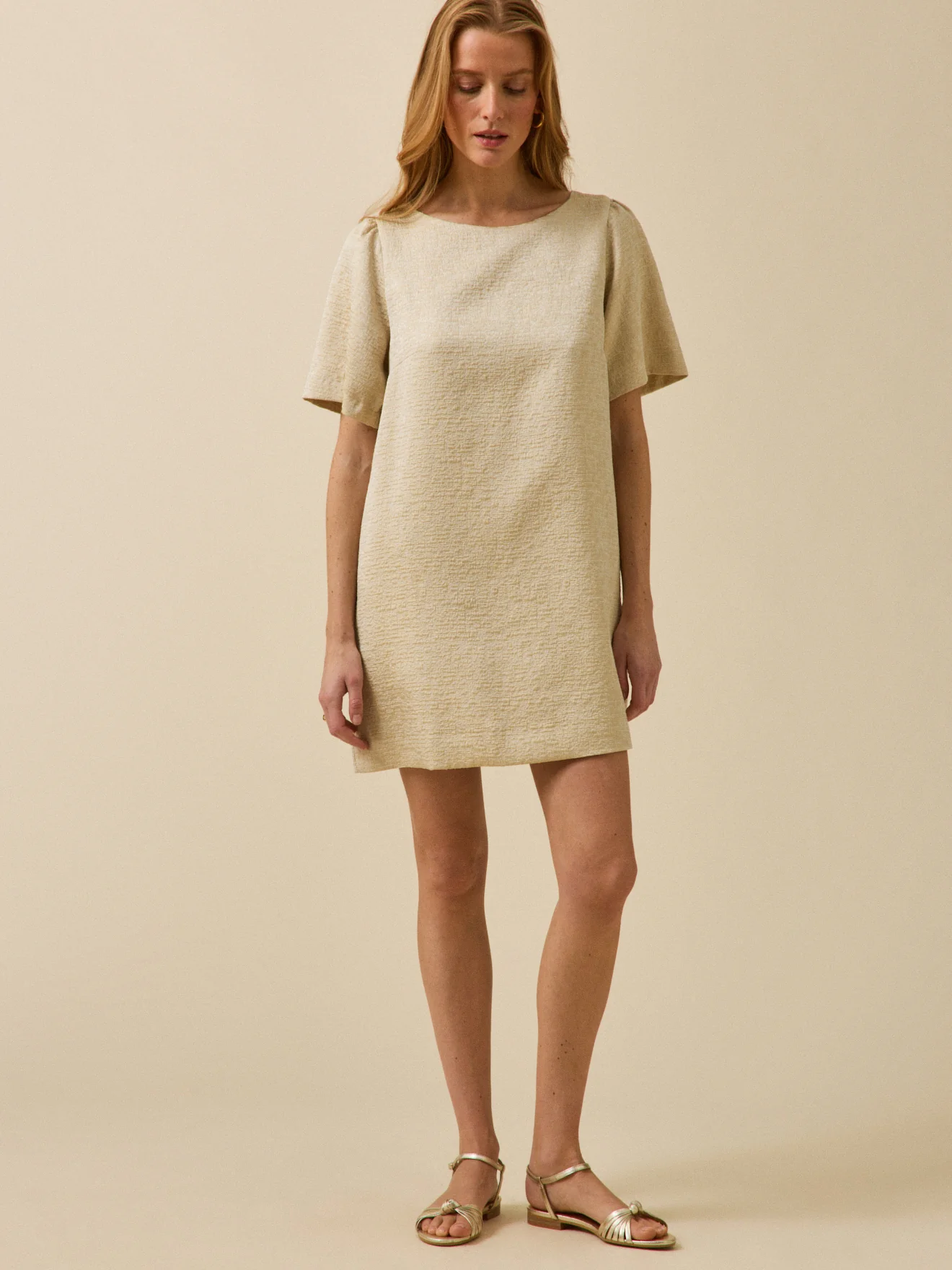 Robe courte cérémonie femme jacquard doré - Image 6