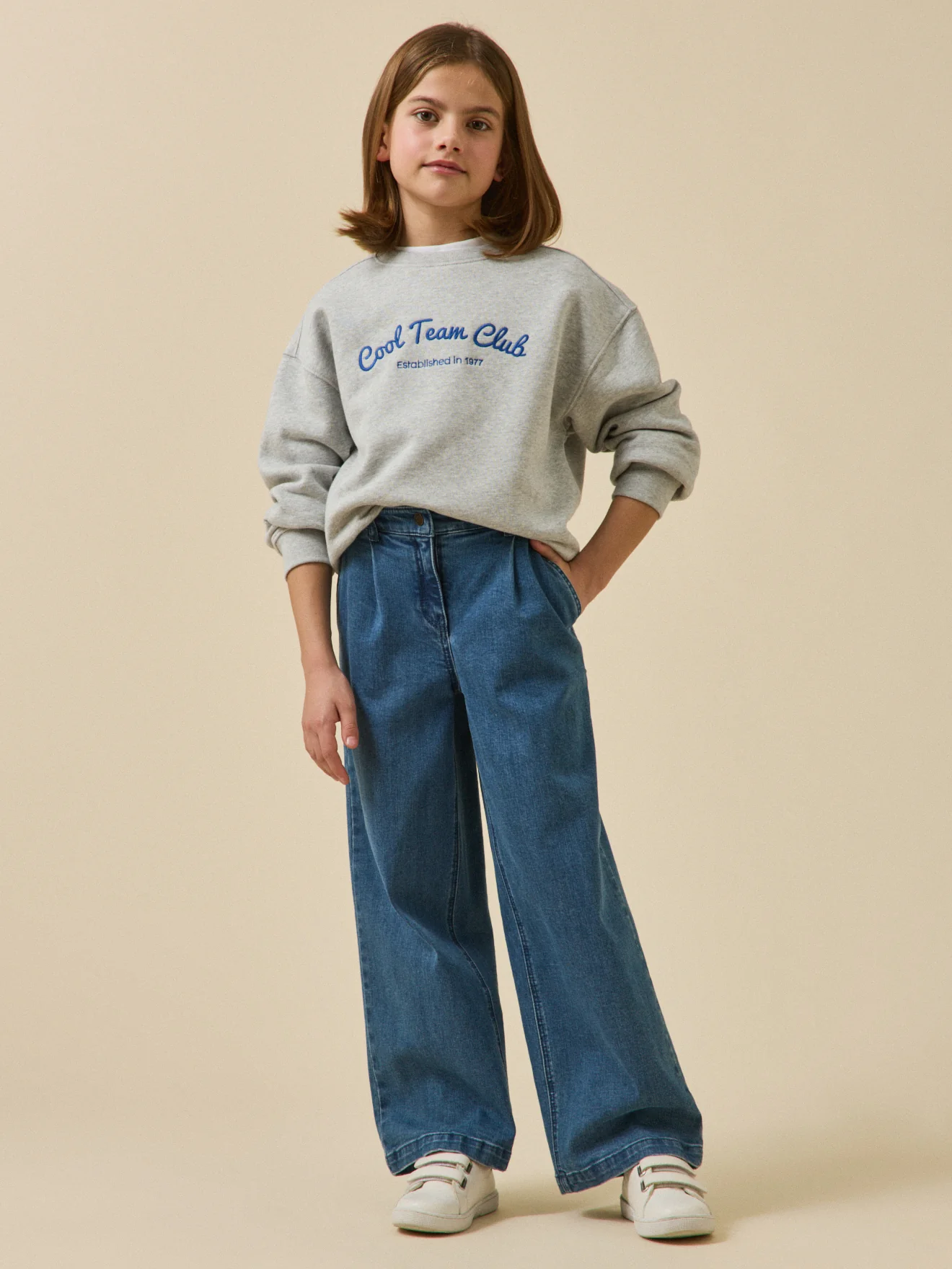 Sweat brodé Fille - Collection Junior - Image 4